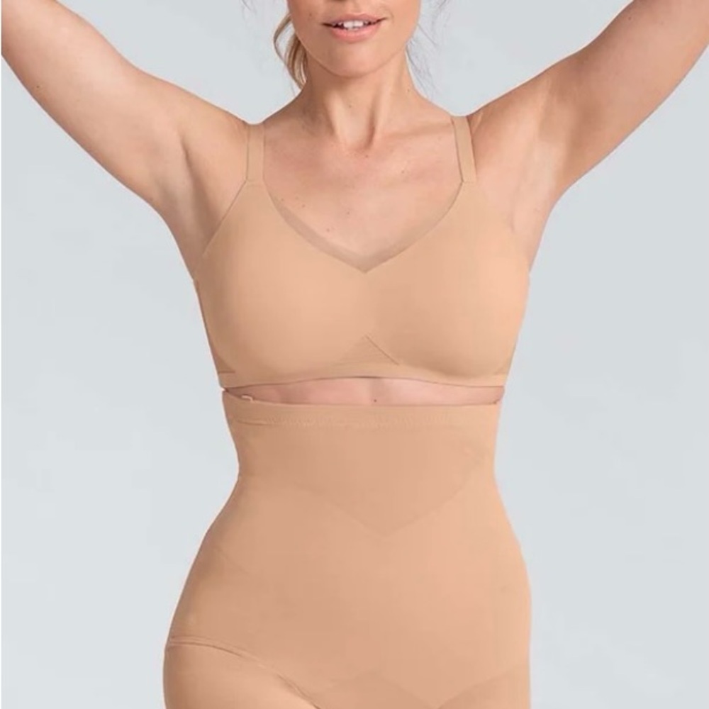 SuperPower Short - Picture 2 of 10